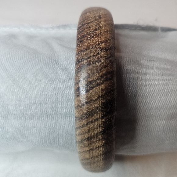 Vintage Jewelry - Vintage Solid Wood Bangle 1970s-1980s EUC Sz 8"